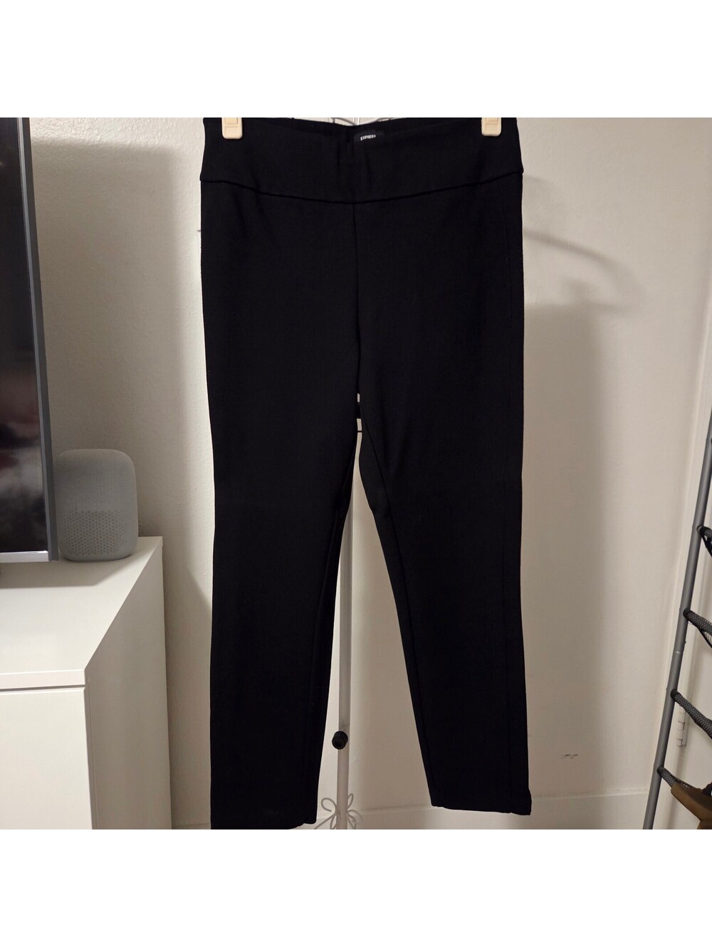 Express Black Cropped Dress Pants Size M